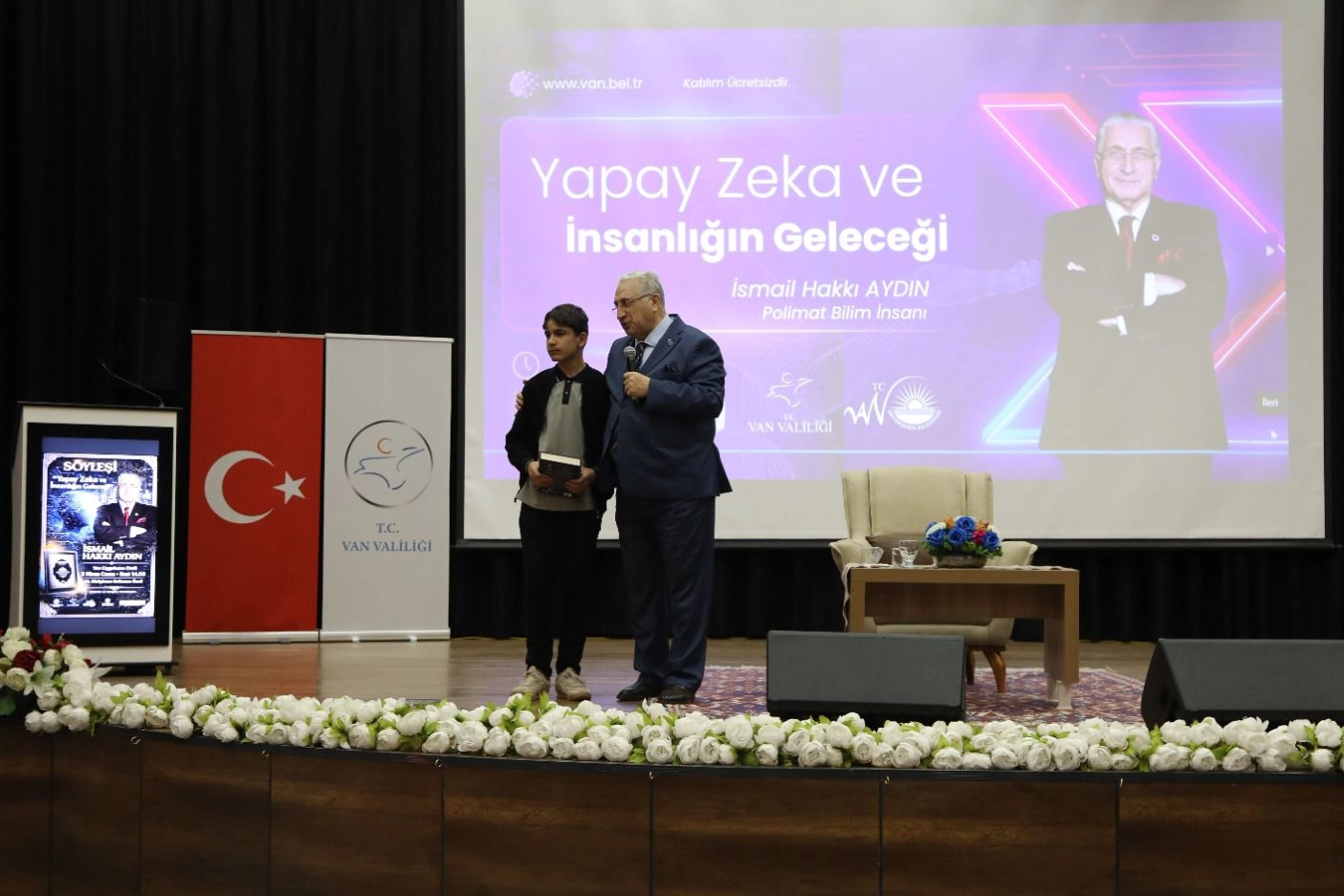 Van&rsquo;da yapay zeka s&ouml;yleşisine yoğun ilgi