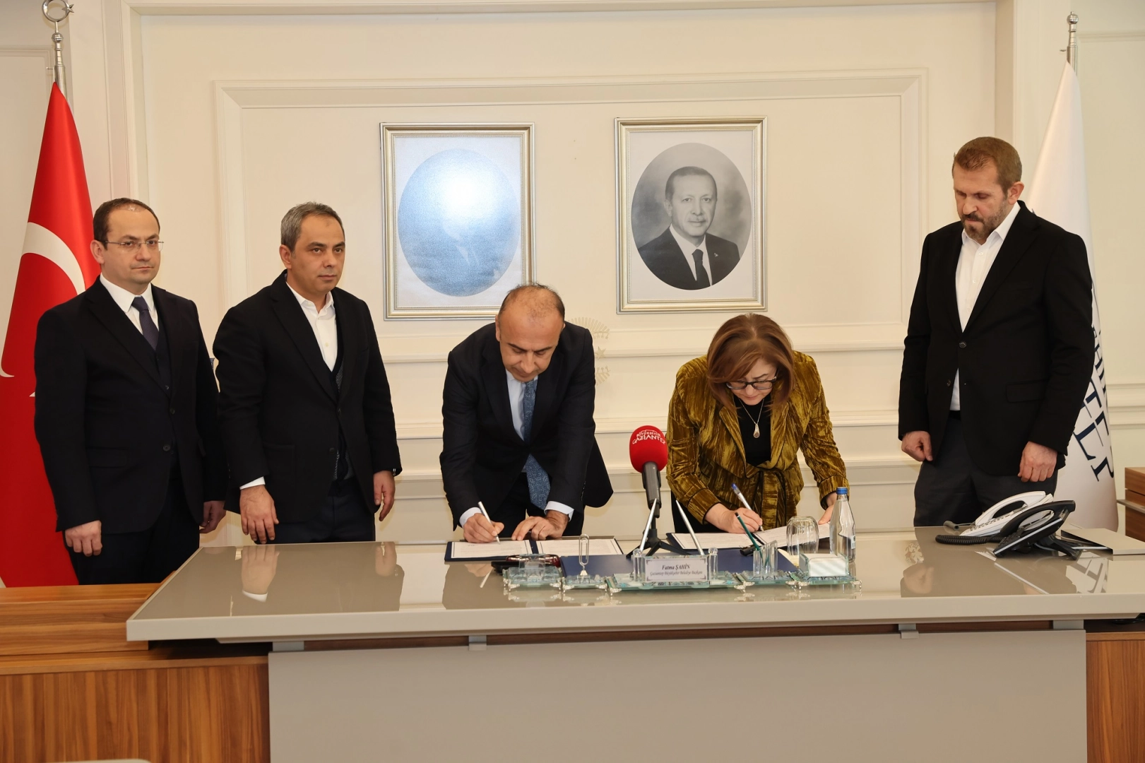 Gaziantep B&uuml;y&uuml;kşehir'den Adıyaman &Uuml;niversitesi'ne destek