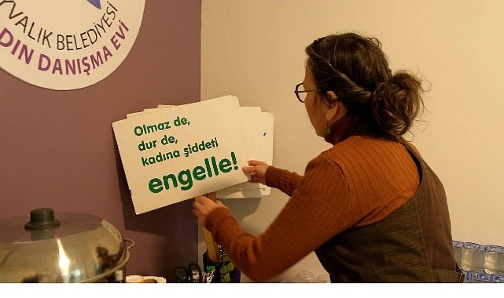 16 Hafta S&uuml;recek Olan Kadının İnsan Hakları Eğitim Programı Ayvalık'ta Başladı