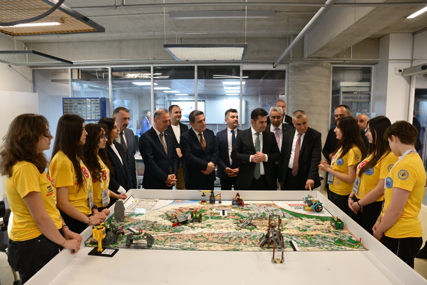 Mesleki eğitimde 'usta eller' Bursa'da geleceğe k&ouml;pr&uuml; kuruyor